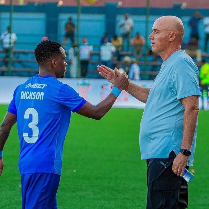 Cómo es dirigir en África, su “pelea” con Maradona y por qué Argelia será difícil para la Selección: entrevista al DT argentino de Tanzania