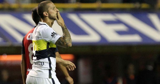Boca gan&oacute; c&oacute;modo y es puntero en soledad
