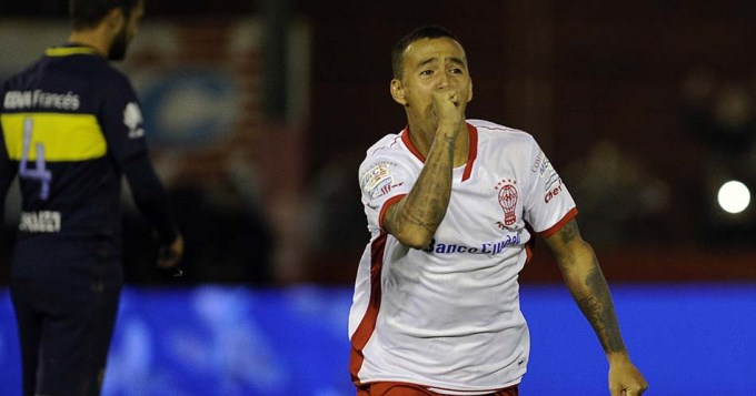 Sobre el final, Huracán amargó a Boca e ilusionó a River