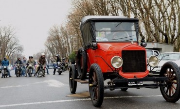 Se realizó este domingo el Primer Raid de Autos Antiguos en Saladillo