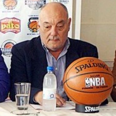 Provincia eligi&oacute; la $palding &ndash; Confederaci&oacute;n la Molten