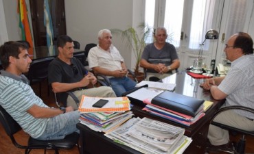 El Intendente se reunio con la comisi&oacute;n directiva del Club Defensores de Atucha