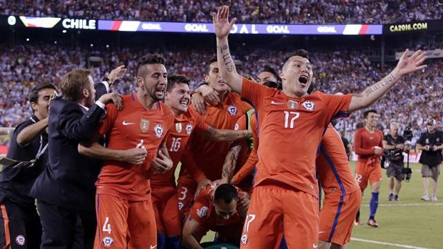 ¿Chile quiere a otro argentino como DT de su selección?