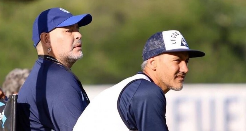 Maradona retomó la práctica vespertina con Gimnasia: los motivos de sus recurrentes ausencias y los viajes relámpagos previstos para fin de mes