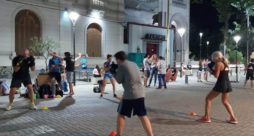 EN SALADILLO: JUEVES JOVEN – CALLE LIBRE DEPORTIVA