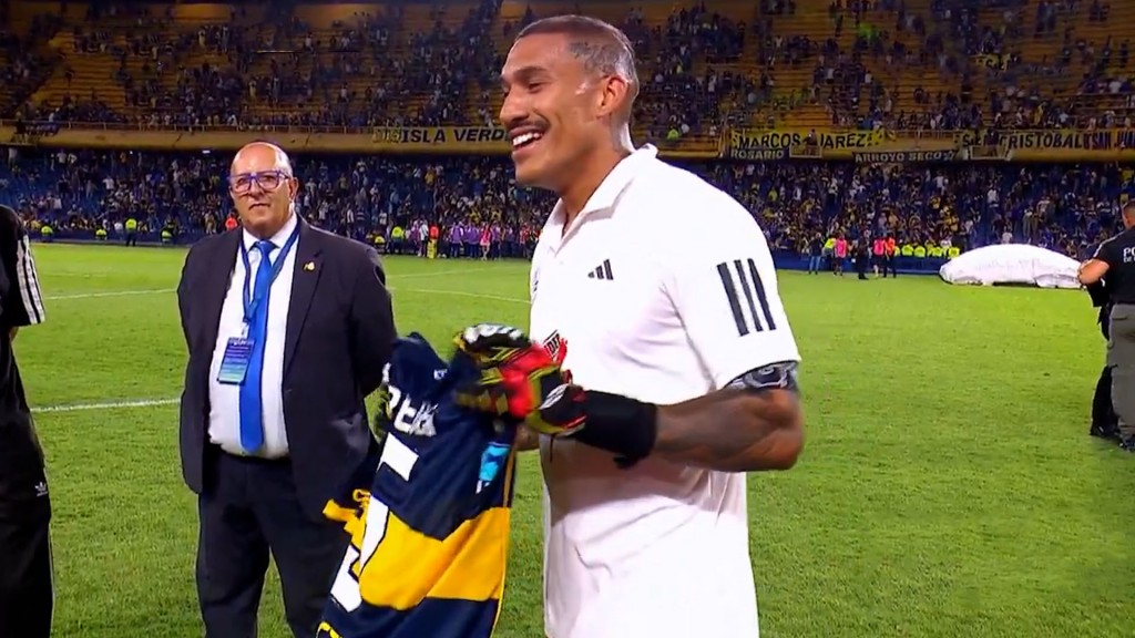 Nacho Arce reveló la peculiar estrategia que utilizó para quedarse con la camiseta de Paredes: el recuerdo de su paso en la Selección