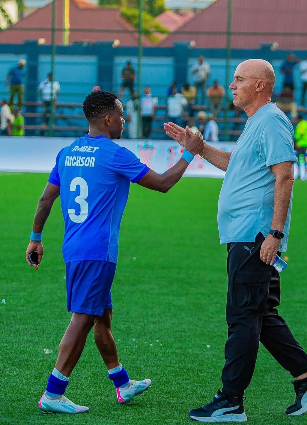 Cómo es dirigir en África, su “pelea” con Maradona y por qué Argelia será difícil para la Selección: entrevista al DT argentino de Tanzania