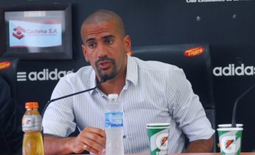 Verón decidió sancionar a todo el plantel por los incidentes