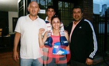 La saladillense Tamara Demarco peleo en 25 de Mayo