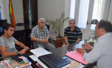 Salom&oacute;n recibio autoridades del club Argentino