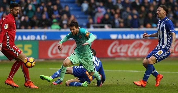 Barcelona humill&oacute; al Alav&eacute;s con aporte de Messi