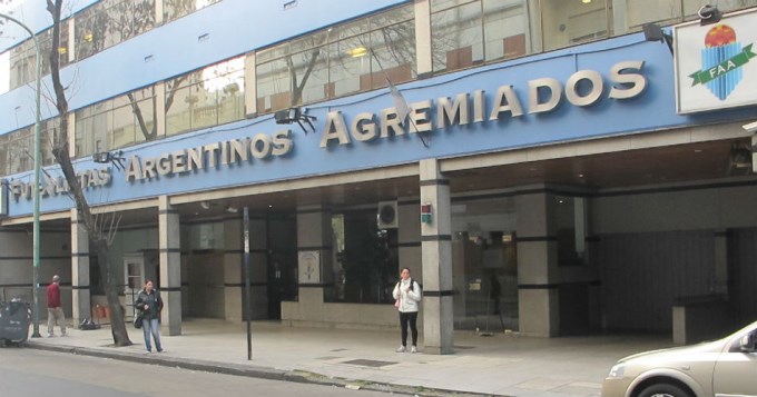 Los jugadores de fútbol van al paro