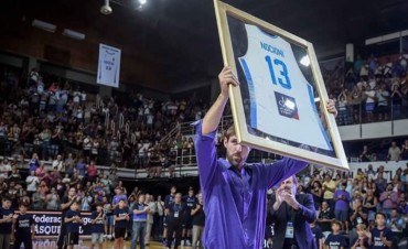 Se retiro la camiseta N°13 de la selección argentina de básquet