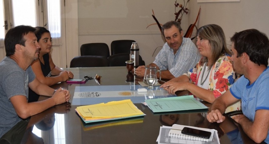 Rodríguez recibió a directivos del Club La Lola