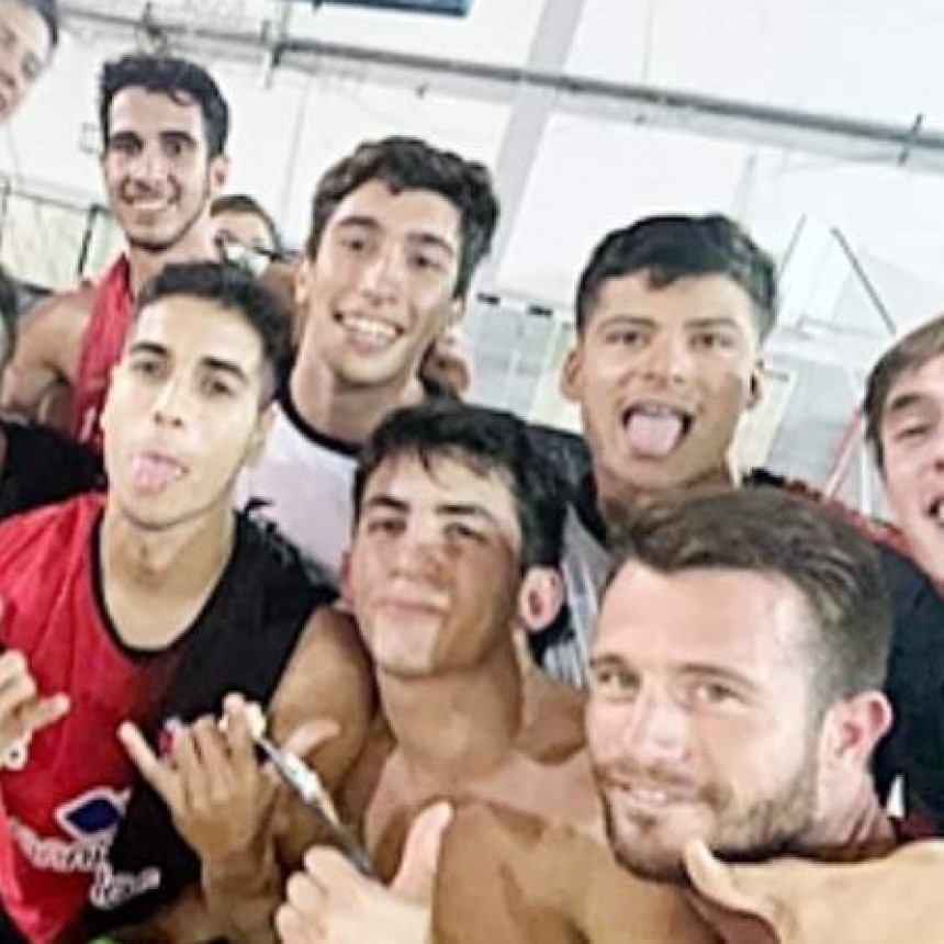 Colón, con los saladillenses Del Valle y Debiasi, jugará el domingo por el Provincial