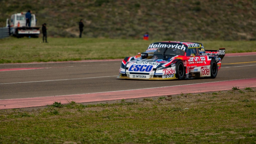  Werner aprovechó el abandono de Rossi y se llevó la primera fecha del Turismo Carretera 