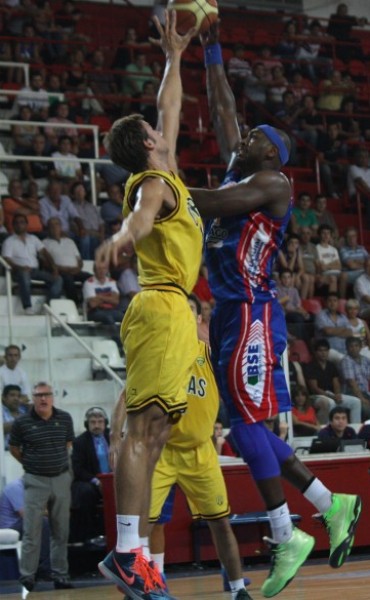 Obras volvi&oacute; a la victoria con 12 de Marcos Del&iacute;a