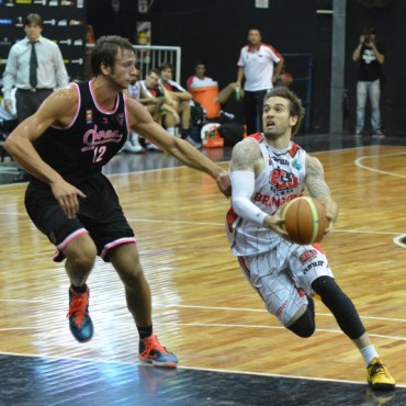 11 de Marcos Del&iacute;a en la victoria de Obras ante Ciclista