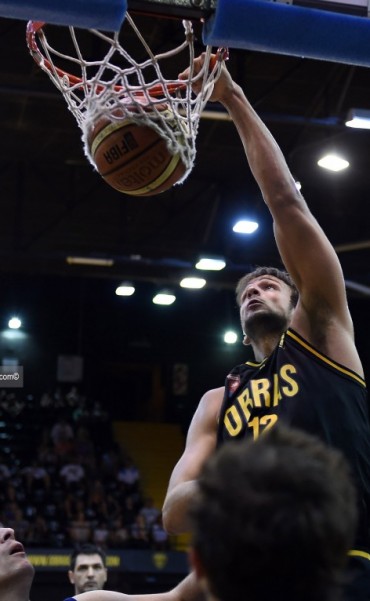 12 de Marcos Del&iacute;a en la victoria de Obras ante Estudiantes
