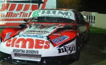 Juan Martin Bruno presento el auto en Saladillo