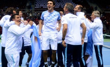 Argentina venci&oacute; a Polonia y avanza a los cuartos de final de la Copa Davis