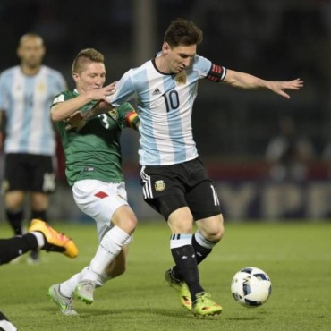 Argentina venció a Bolivia y llegó a puestos de clasificación