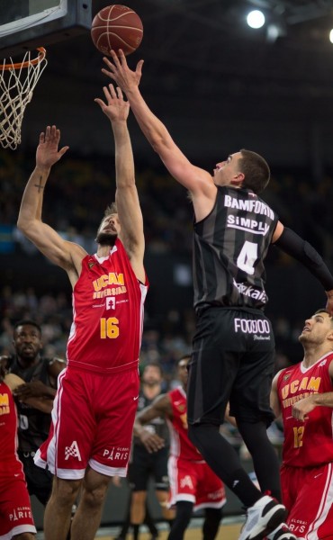 Victoria del Murcia con pocos minutos de Marcos Delía