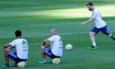 Llegaron los jugadores pero no hablaron con la prensa