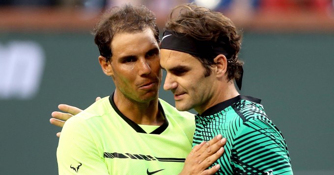 Federer se agranda mientras que Nadal y Djokovic se despiden