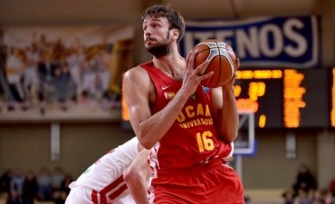 El Murcia de Marcos Delía se lleva un intenso partido ante San Pablo