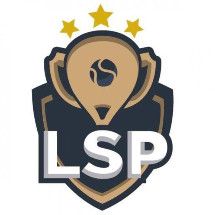 Se esta disputando torneo local de Padel en el El Solar