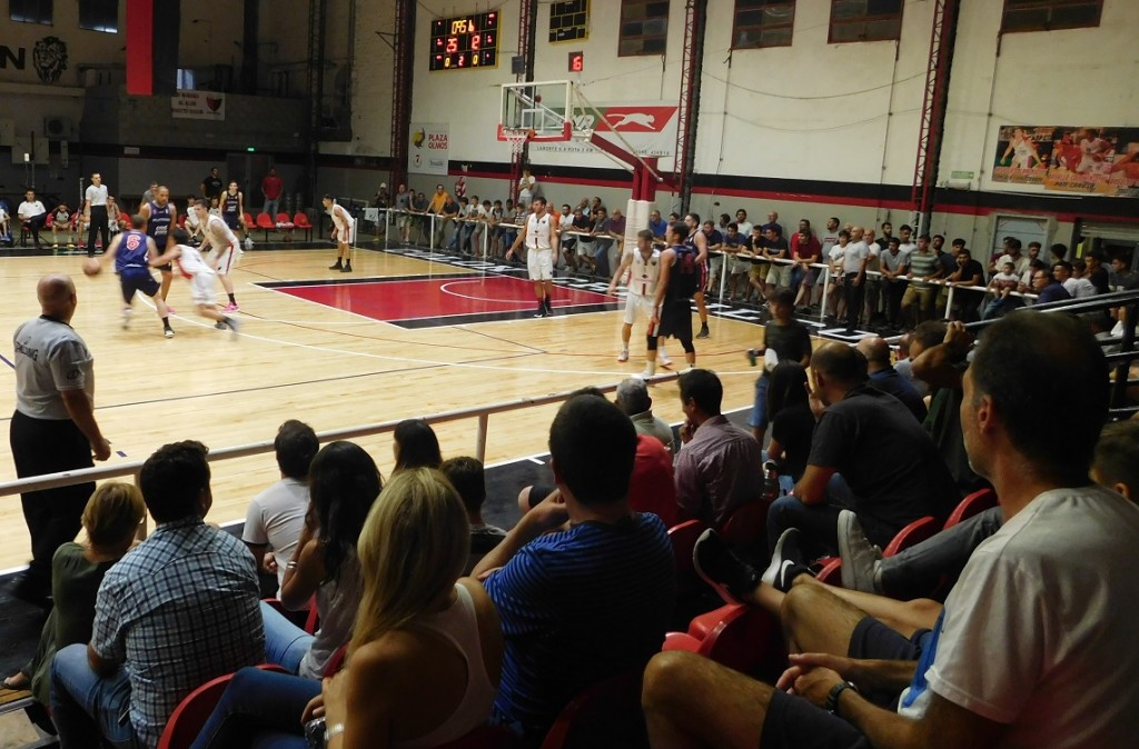 Colon hizo valer la localia y se quedó con el primer juego ante Platense