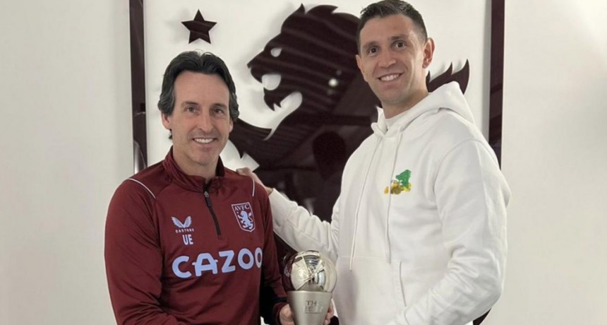  Emiliano Martínez regresó a Aston Villa como 