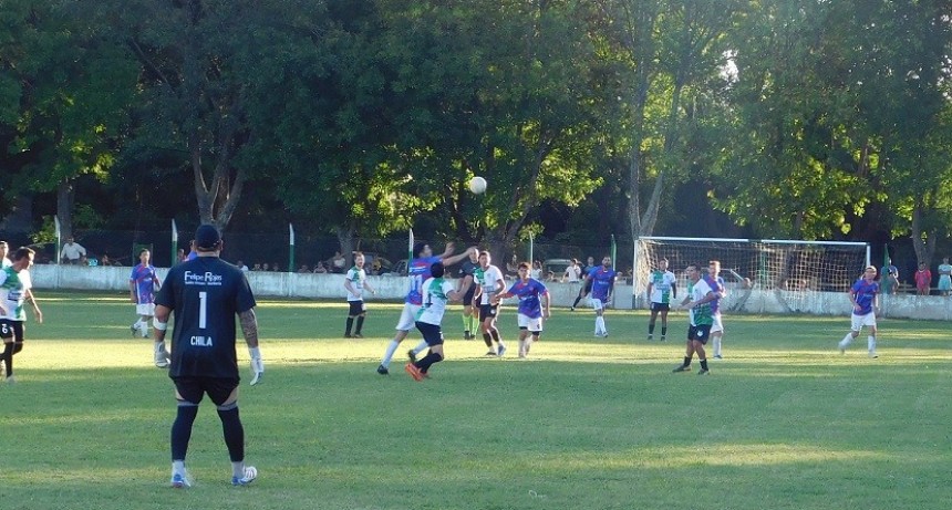 Apeadero le ganó a Huracan y es el unico lider en primera division