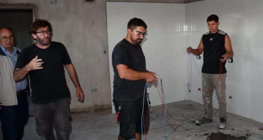 AVANZA LA OBRA DE VESTUARIOS Y SANITARIOS DEL PLAYÓN POLIDEPORTIVO MUNICIPAL de SALADILLO