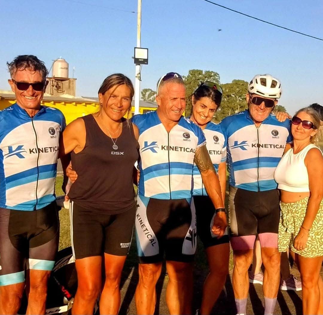 Ciclismo: Presentacion y triunfo del equipo Kinetical Continuum