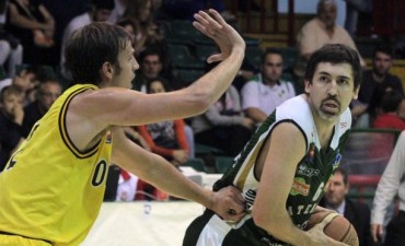 Atenas le propin&oacute; una paliza a Obras