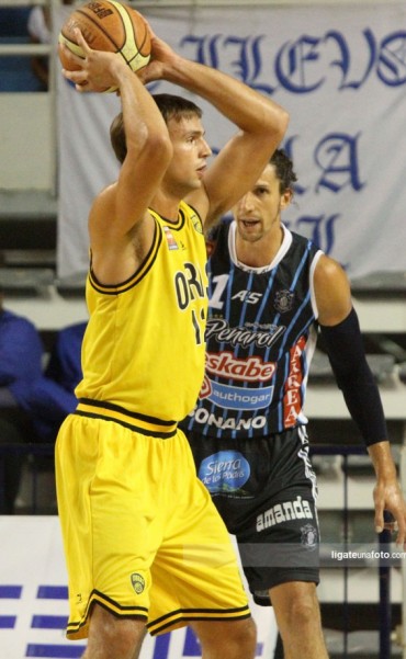 Sionista celebr&oacute; frente a Obras Basket. Marcos Del&iacute;a con 17 puntos
