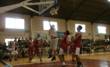 Comenz&oacute; a entrenar la selecci&oacute;n mayor de b&aacute;squet de la ABCh