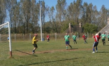 Tres punteros despu&eacute;s de la sexta fecha del maxifutbol