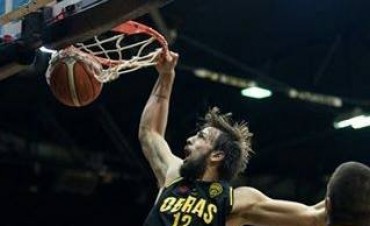 Gran triunfo de Obras ante Boca con 10 de Marcos Delía