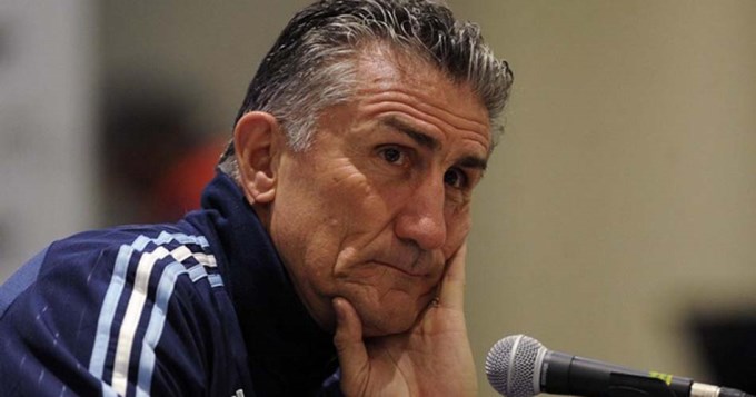 Debaten la continuidad de Bauza