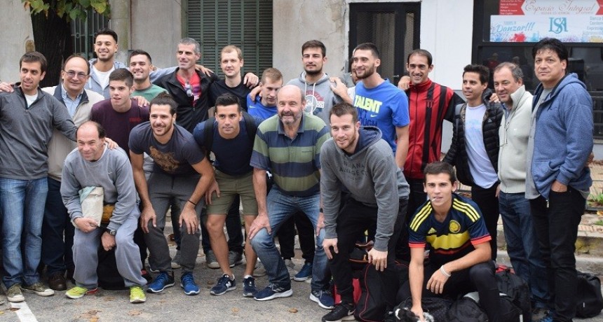 Intendente de Saladillo salud&oacute;  al equipo del Club Atl&eacute;tico Hurac&aacute;n