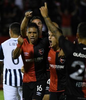 Newells bajó a Talleres y no lo dejó acercarse a Boca