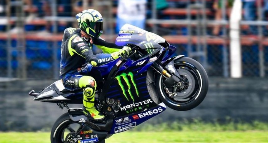 M&aacute;rquez logr&oacute; su primer triunfo del a&ntilde;o y Valentino Rossi le gan&oacute; a Dovizioso la batalla del segundo puesto