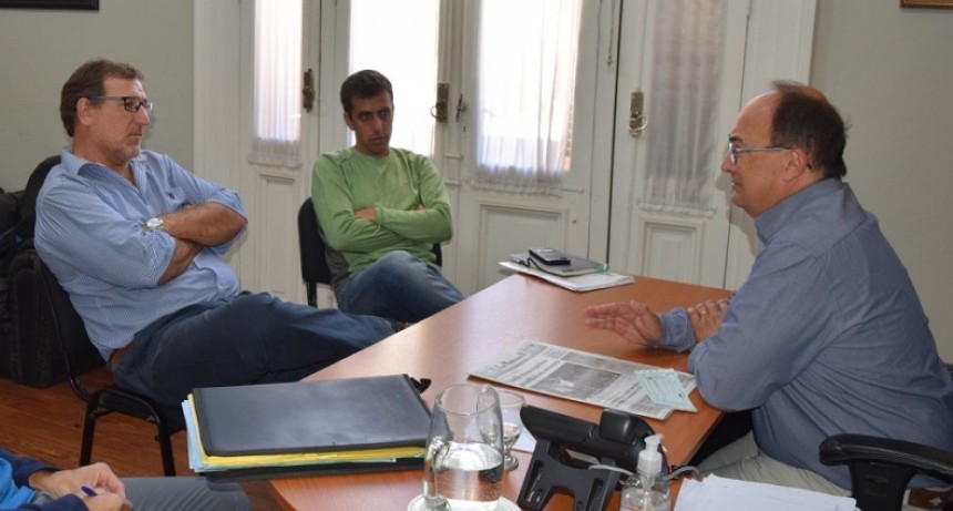 Salomon reunido con directivos del Club Jacobo Urso