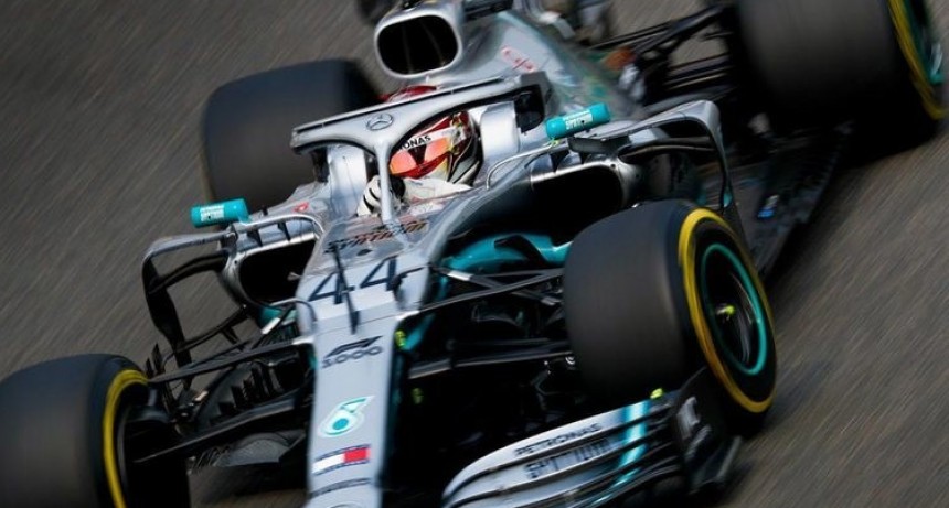 El ingl&eacute;s Hamilton gan&oacute; el Gran Premio de China y es el l&iacute;der 
