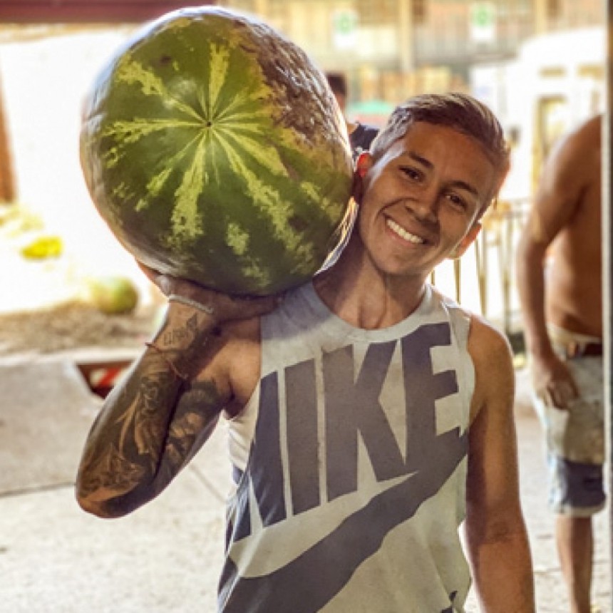 Juega en Boca, trabaja en el Mercado Central y sale en cuarentena para que 