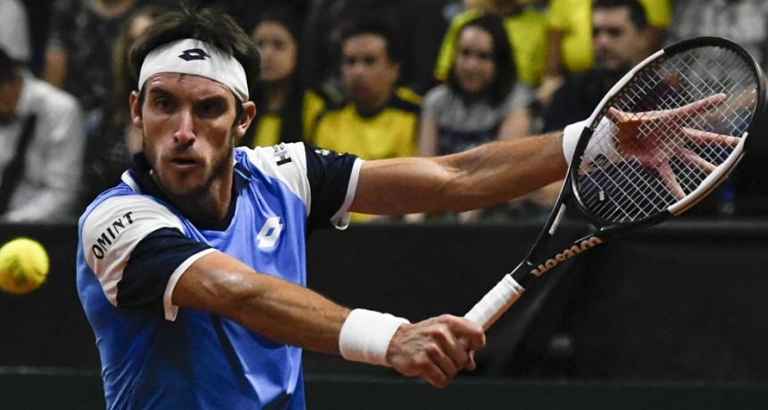 Leonardo Mayer donó equipamiento al Laboratorio Central de Corrientes