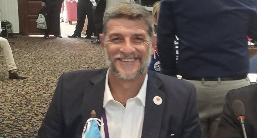 Present&oacute; su renuncia el integrante del COA que hab&iacute;a reivindicado la dictadura militar